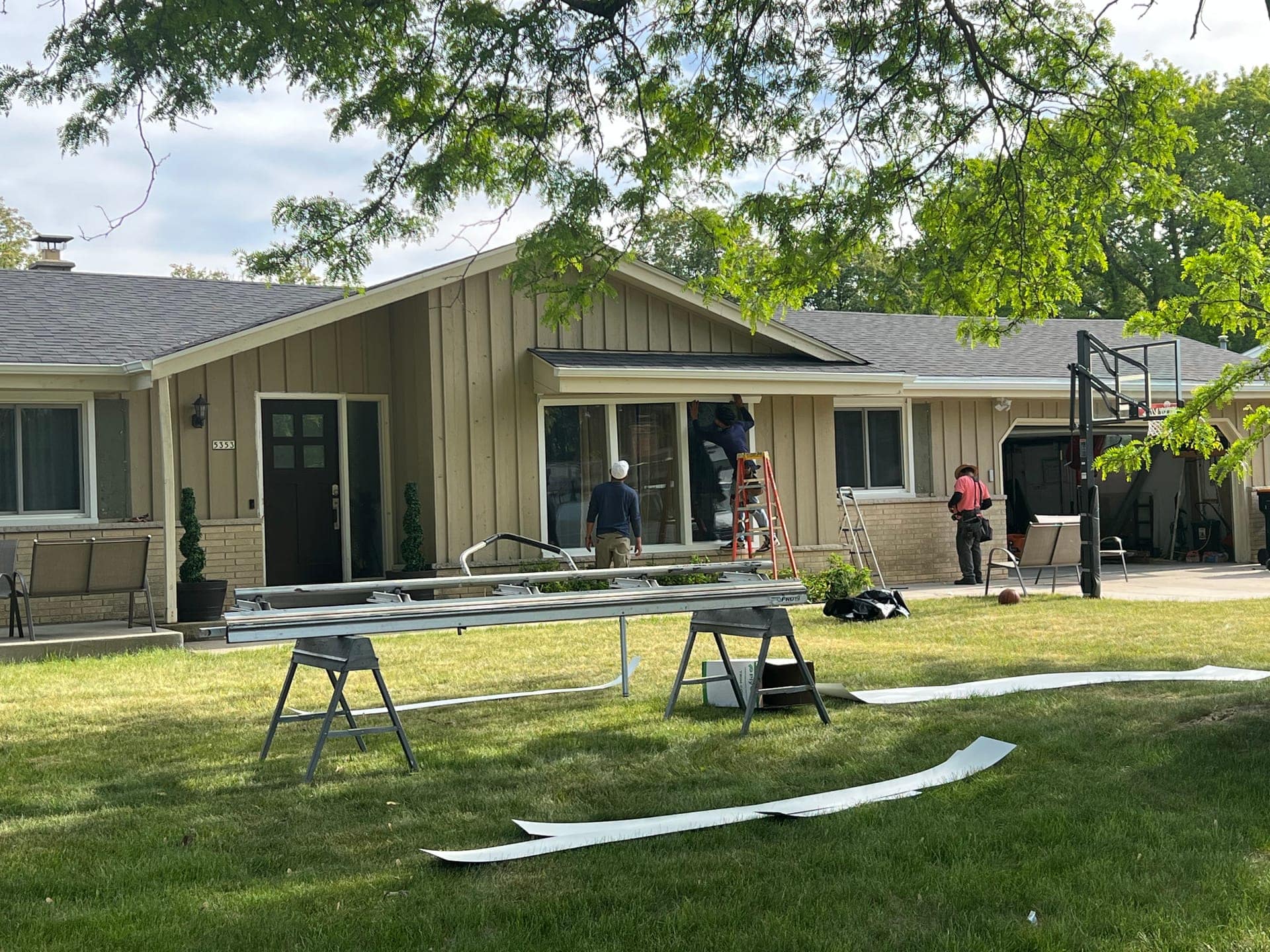 Apexium Roofing siding repair project in the Milwaukee area